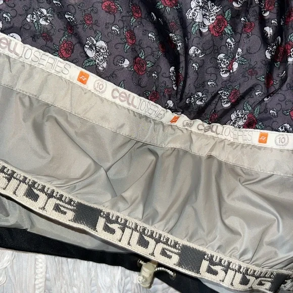 Ride snowboarding jacket 🧥 in good used condition worn 2-3 times - Picture 6 of 12